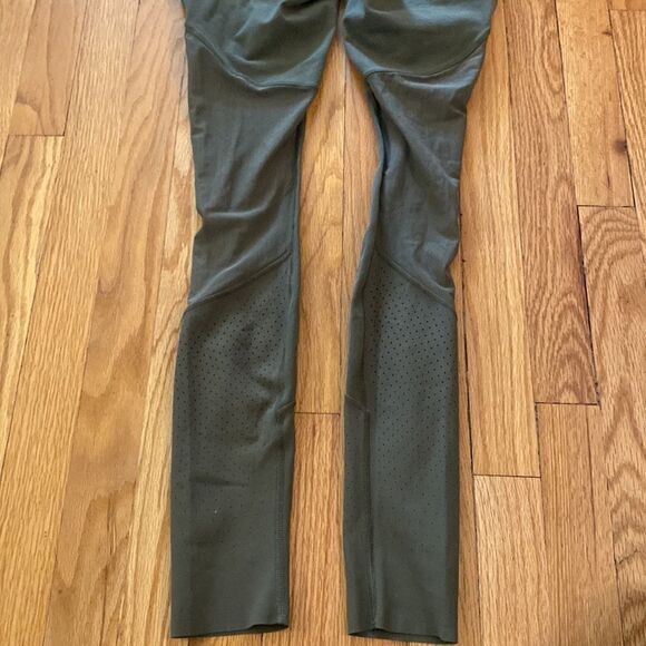 Lululemon sz 4 Barre Star Pant Luon Fatigue Green Leggings great pre owned cond - Picture 11 of 15